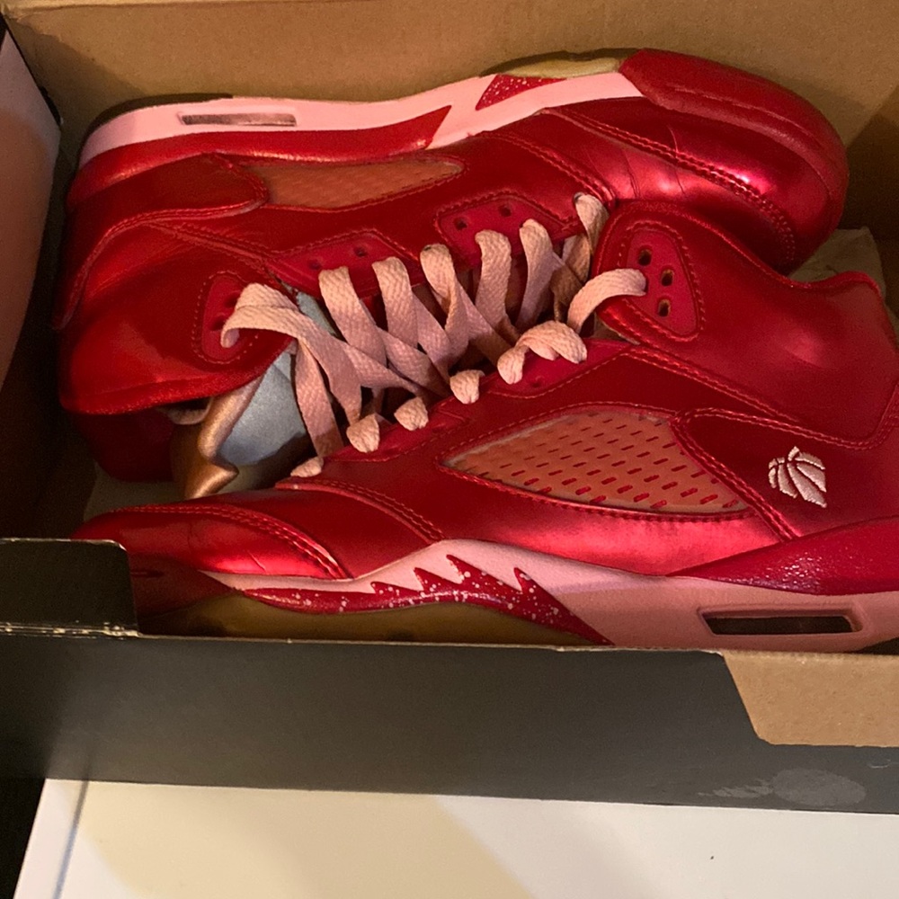 Pink Jordans size 4 1/2
